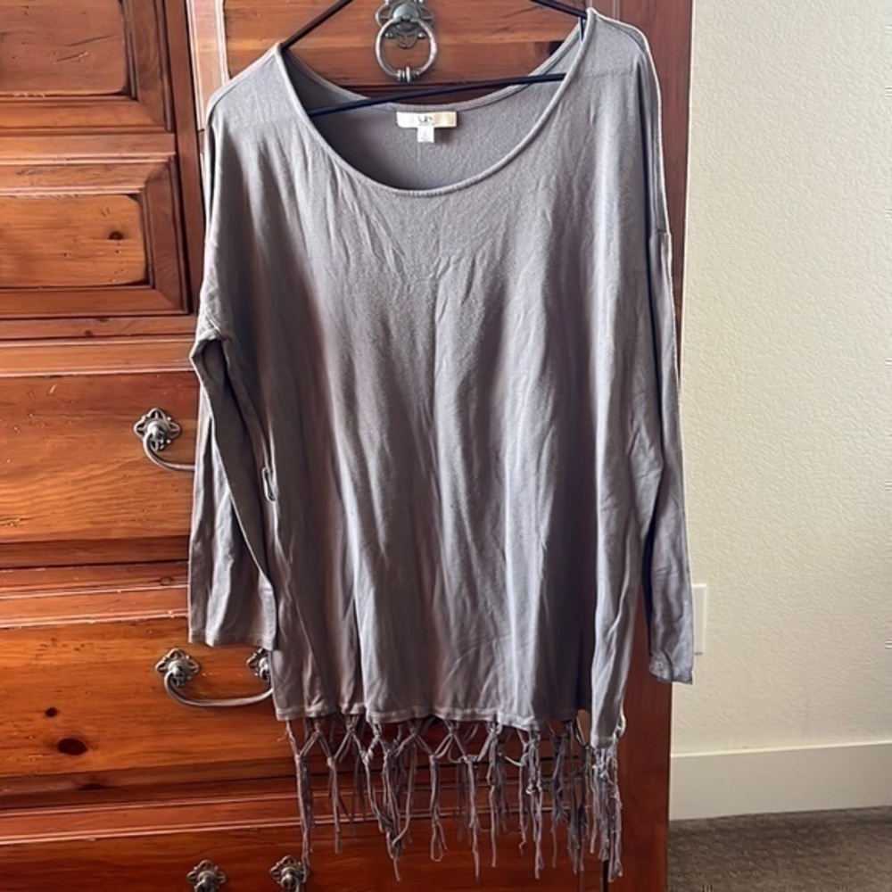 Ya Los Angeles Women’s army green top with cute fringe size large NWOT